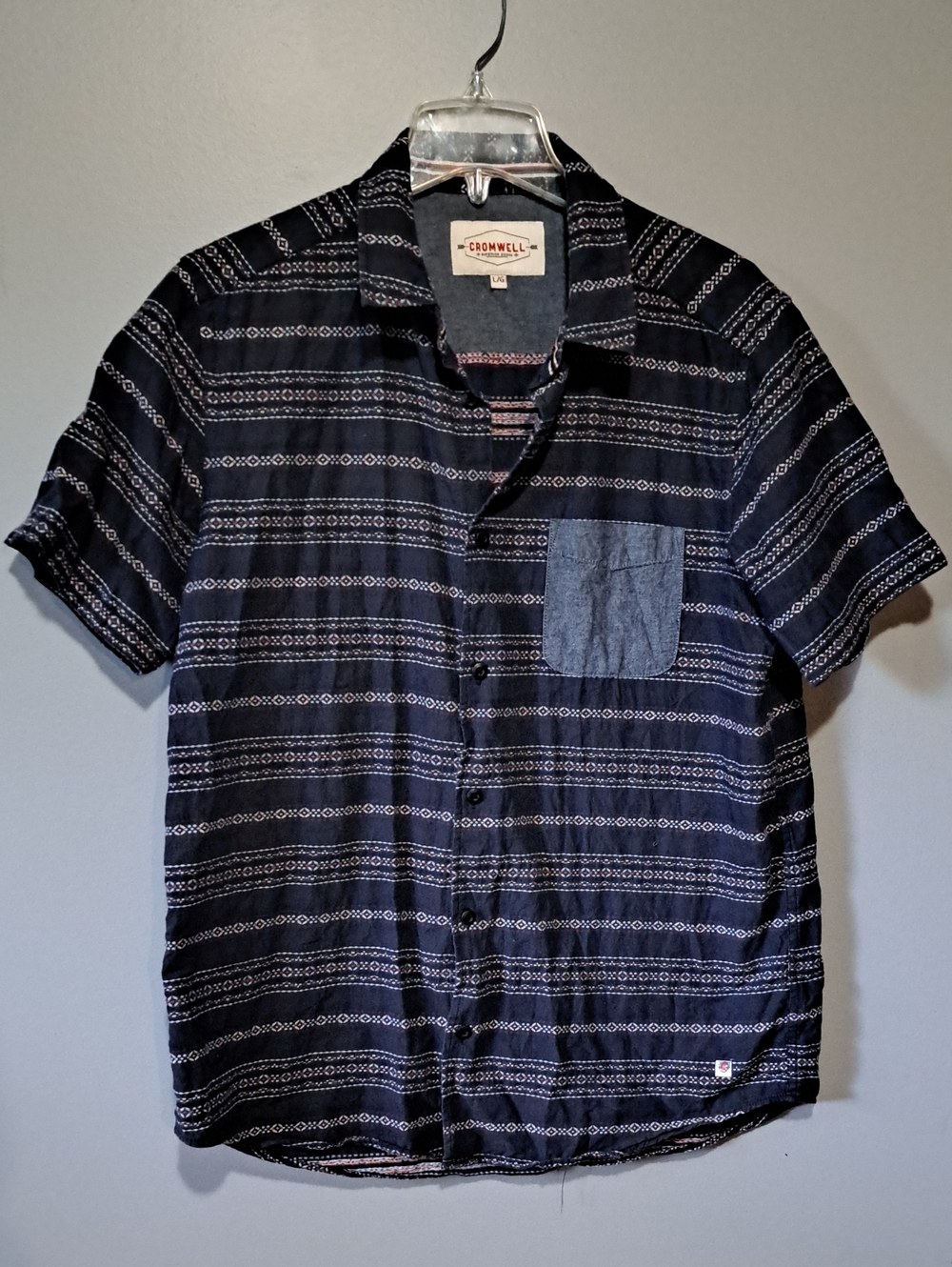 ROMWE Navy and White Short-Sleeve Button-Down with Contrast Pocket. 100% Cotton